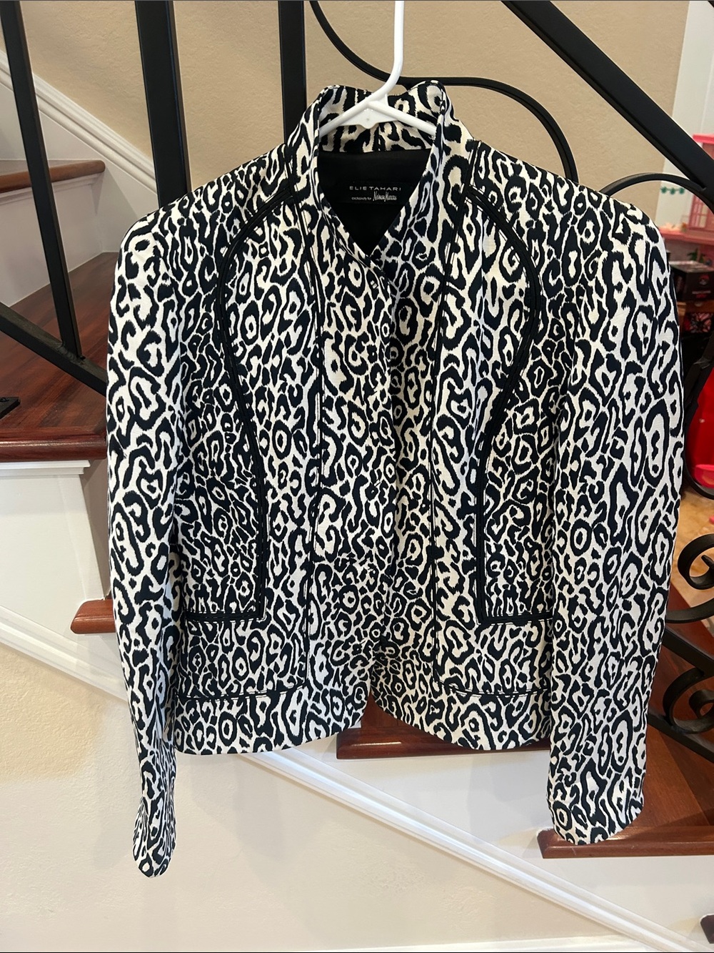 Women’s Elie Tahari for Neiman Marcus Black & white jacket Small